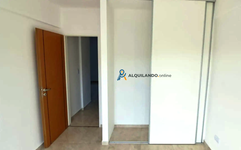 Departamento 2 ambientes con balcón y cochera