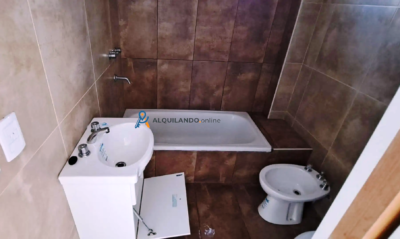 Departamento 2 ambientes con balcón y cochera